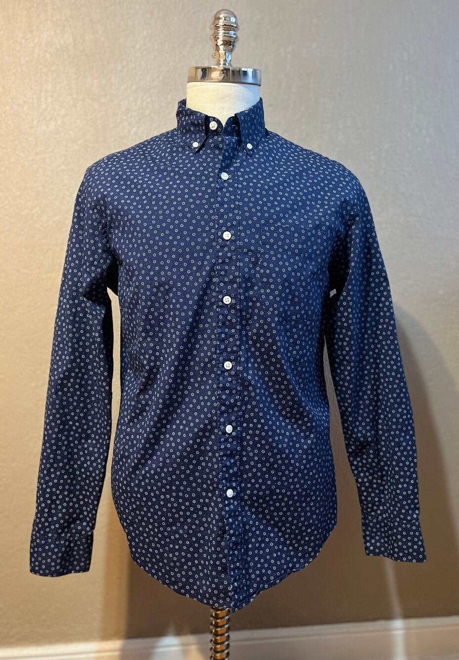 J. CREW Men's Secret Wash Shirt Classic Cotton Button Up Floral Blue Size Medium